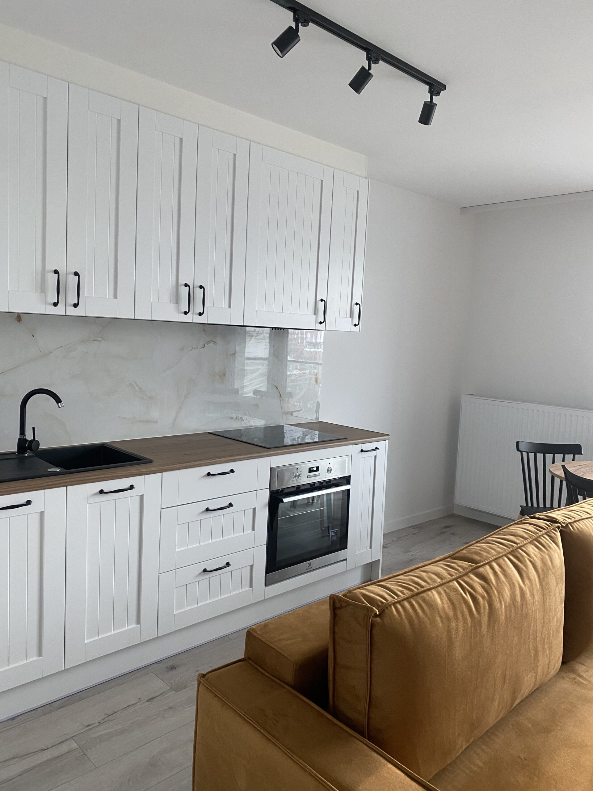 0EB72262 6D22 448F A870 BEF88A544229 scaled