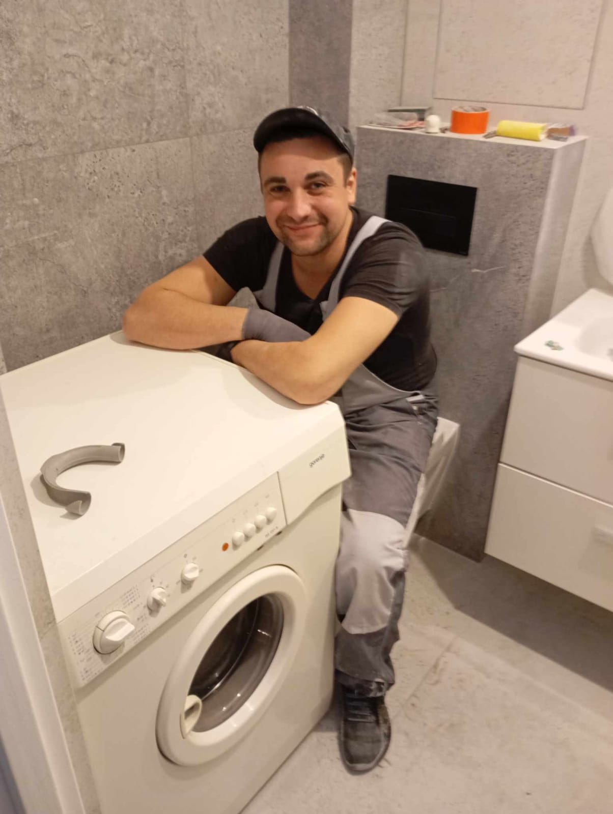 1836DD6D 396C 42ED B51F BBFF4A6BFFA5